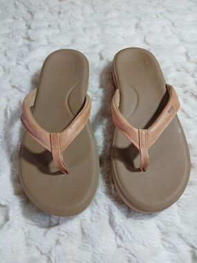 REEF  Womens Cushion Cloud Slip On Thong Platform Sandals Size 9